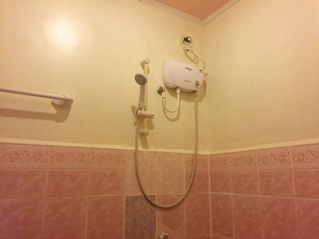Park Hill Hotel Lapu-Lapu City Esterno foto