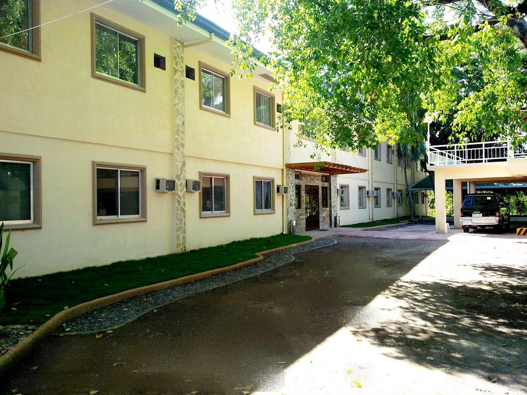 Park Hill Hotel Lapu-Lapu City Esterno foto