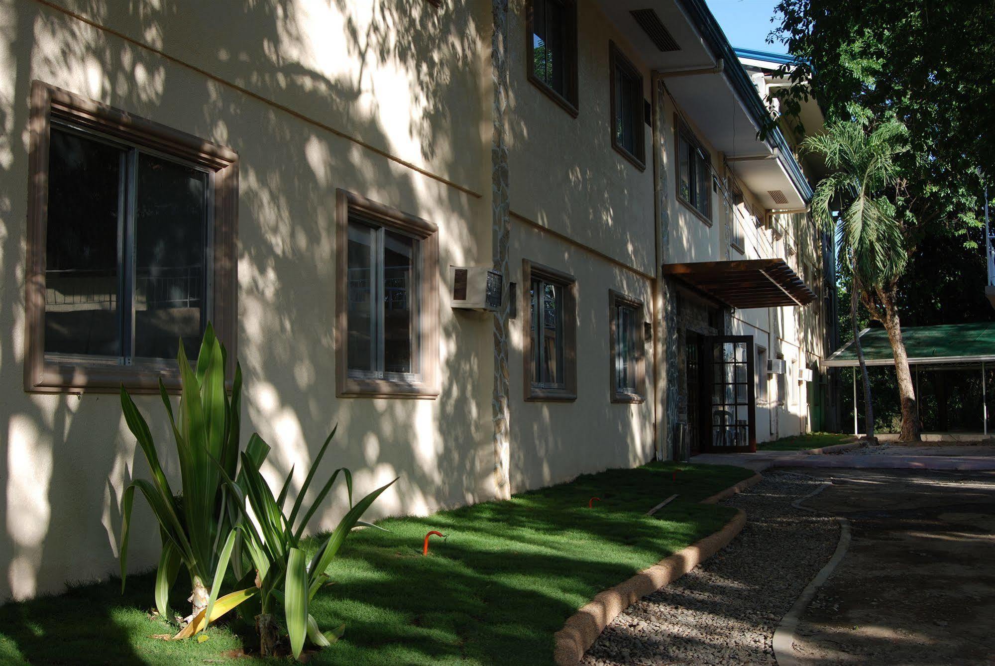Park Hill Hotel Lapu-Lapu City Esterno foto